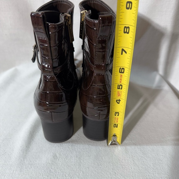 Ann Klein Akmakanda Elegant Brown Ankle Boots Size 9